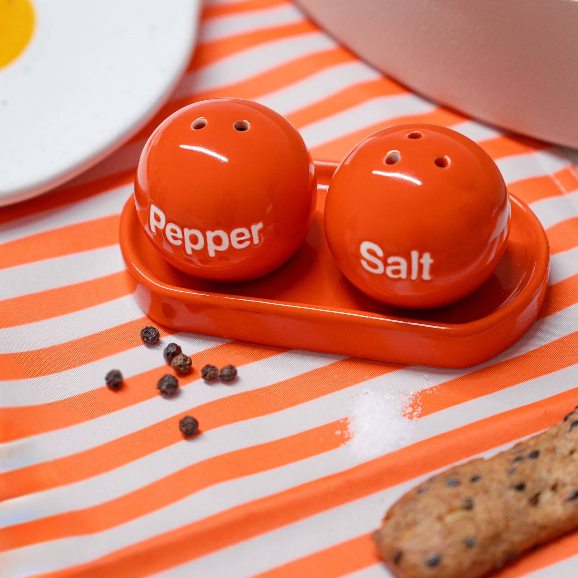 Salt & Pepper Blue Shaker Ping Pong