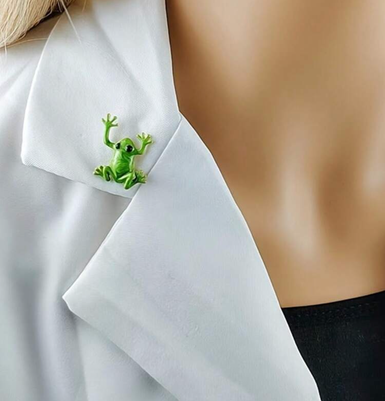 Green Enamel Frog Brooch