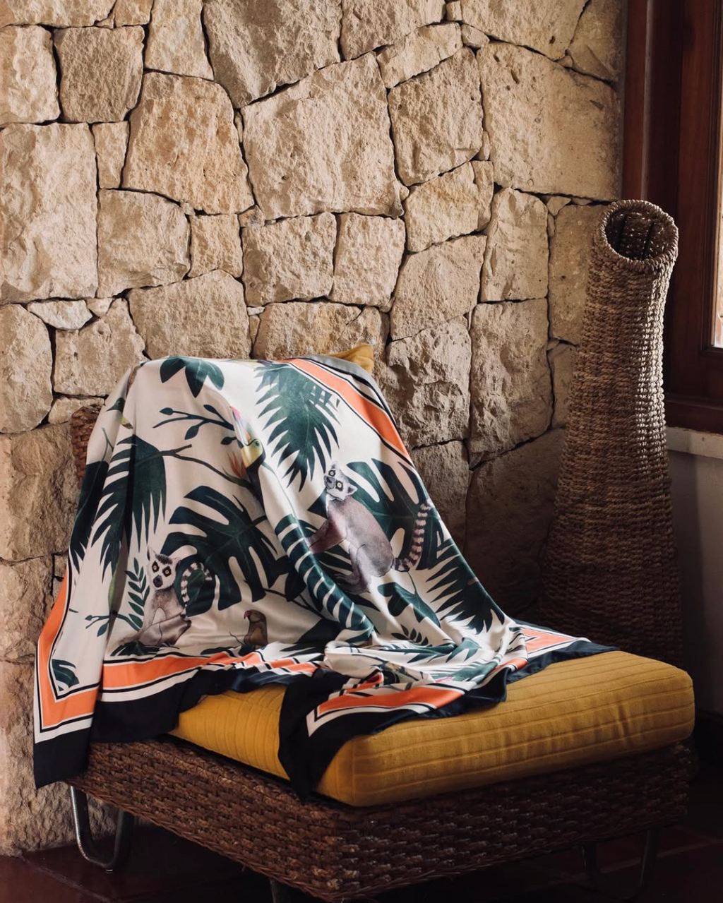 Lemur Sarong